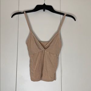 Light pink cropped v-neck tank top